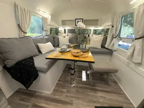 1991 Airstream Classic Limited 34 ft — photo 3
