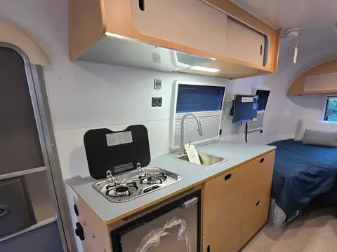 2027 Airstream World Traveler 22RB — photo 4