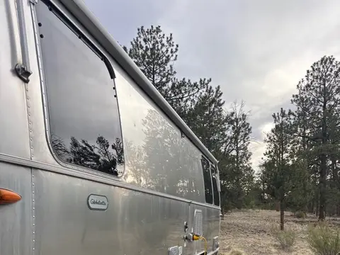 2019 Airstream Globetrotter 27RQB — photo 5