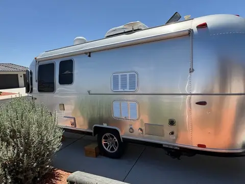 2019 Airstream Sport 22FB — photo 2