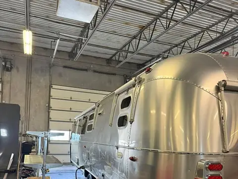2023 Airstream Flying Cloud 30FB Bunk — photo 4