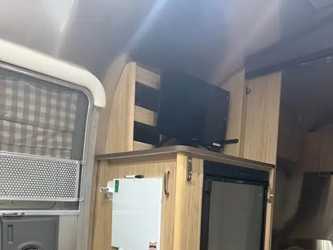 2019 Airstream Flying Cloud 19 ft — photo 4