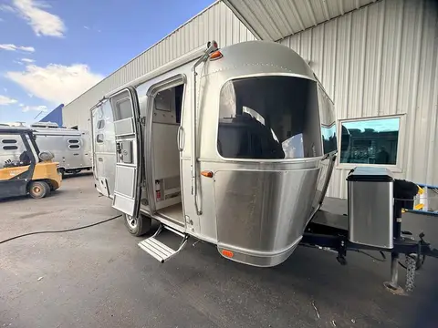 2023 Airstream Caravelle 19CB — photo 1