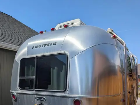 2016 Airstream Bambi 16 ft 4 in — photo 4