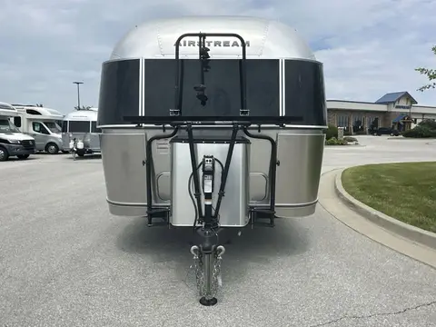 2025 Airstream Tradewind 25FB — photo 3