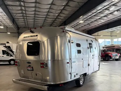 2017 Airstream Flying Cloud — photo 3