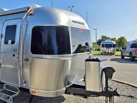 2019 Airstream Flying Cloud 25RBT — photo 1