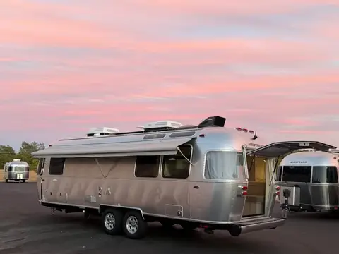 2023 Airstream Flying Cloud 27FBT Hatch — photo 3