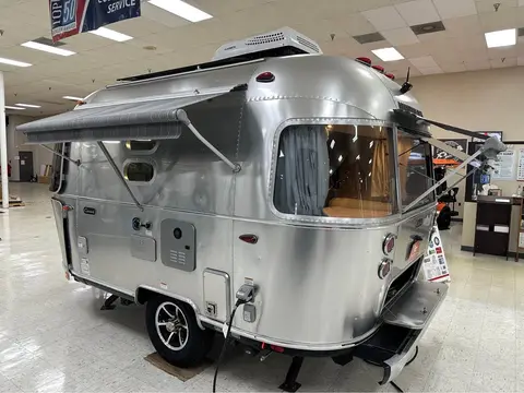 2024 Airstream Caravel 16RB — photo 4