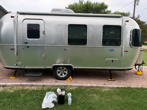 2024 Airstream Bambi 22FB — photo 3