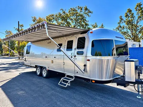 2023 Airstream Classic 30RB — photo 1