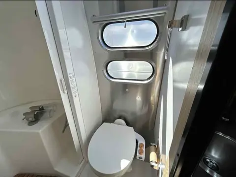 2019 Airstream Flying Cloud 19CB — photo 5