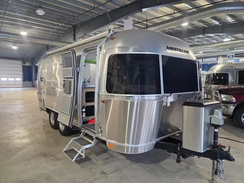 2017 Airstream 23cb bunk! — photo 1