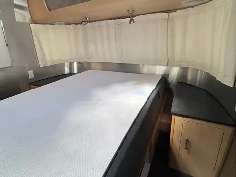 2014 Airstream Eddie Bauer 27FB — photo 4