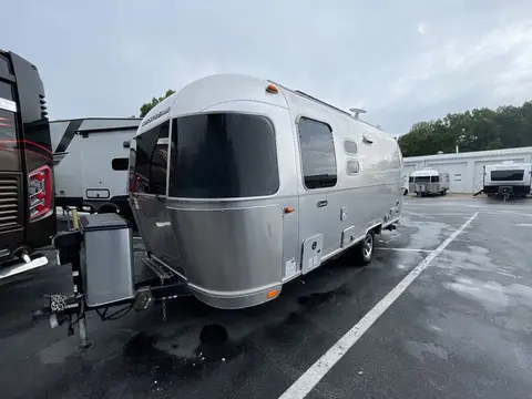 2023 Airstream Caravel 22FB — photo 3