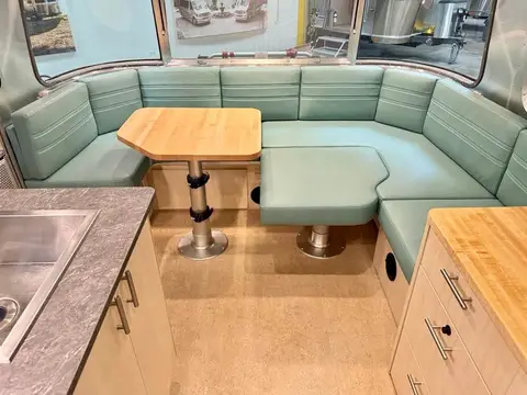 2021 Airstream Flying Cloud 25FB — photo 3