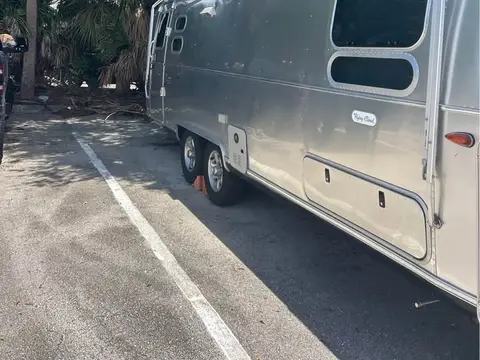 2022 Airstream Flying Cloud — photo 3