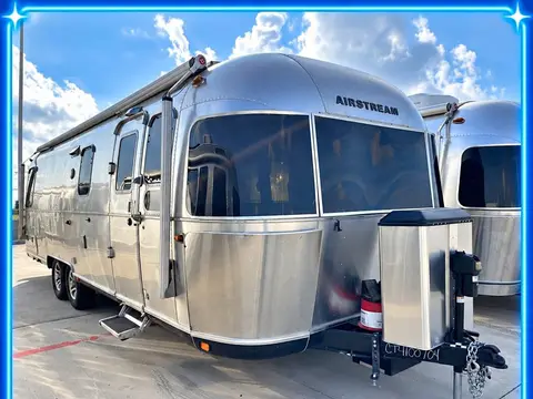 2021 Airstream Classic — photo 1