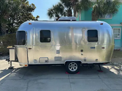 2021 Airstream Bambi 19CB — photo 2