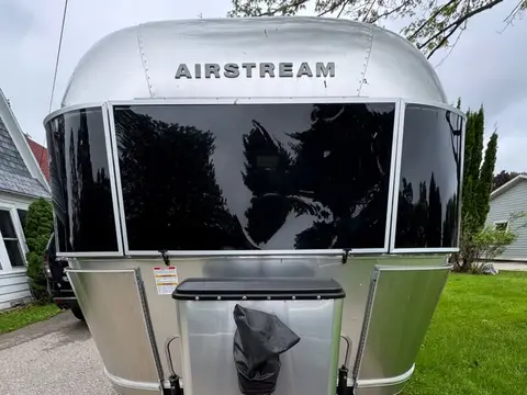 2018 Airstream International Serenity twin — photo 3