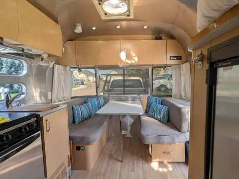 2009 Airstream Flying Cloud — photo 5