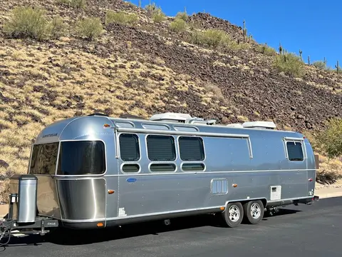 2014 Airstream Classic 31 ft — photo 1