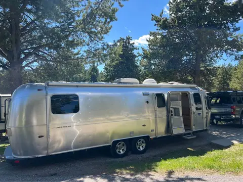 2012 Airstream Classic — photo 2