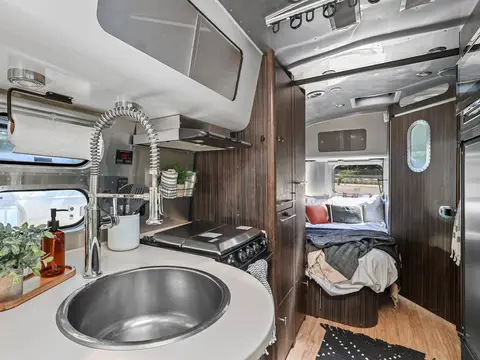 2016 Airstream International Signature 23 ft — photo 5