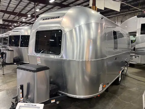 2026 Airstream World Traveler 22RB — photo 5