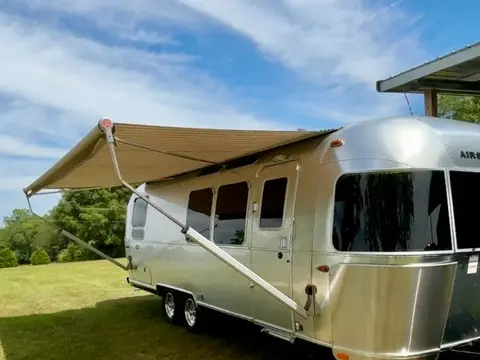 2019 Airstream International Serenity 28R Twin — photo 3