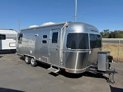 2023 Airstream Flying Cloud 25RB — photo 1