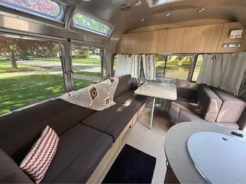 2018 Airstream Flying Cloud 23CBB with Bunk — photo 3