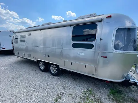2023 Airstream Flying Cloud 28RBT — photo 5