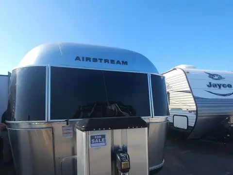 2020 Airstream Classic 33FBQ; — photo 2