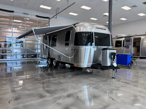2026 Airstream Flying Cloud 23FBT; — photo 5