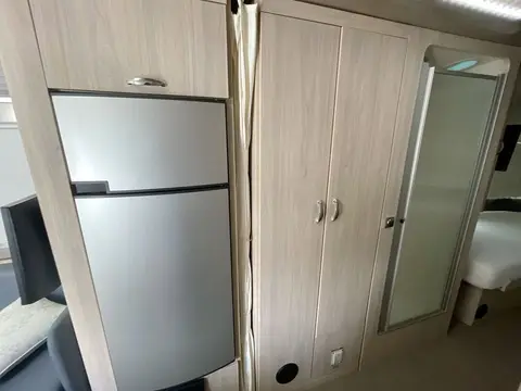2020 Airstream Globetrotter 27FBT — photo 3