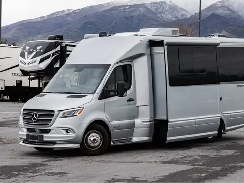 2022 Airstream Atlas murphy suite — photo 4