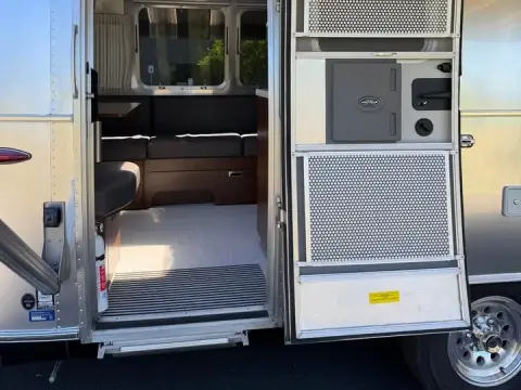 2022 Airstream Globetrotter 27FBQ — photo 5