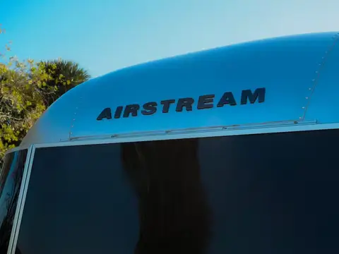 2024 Airstream Flying Cloud 31 ft — photo 3