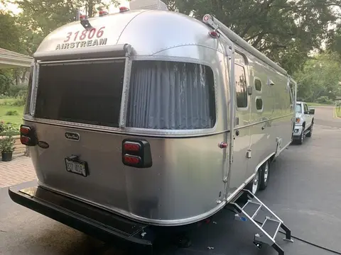 2022 Airstream Flying Cloud 27FBQ; — photo 2
