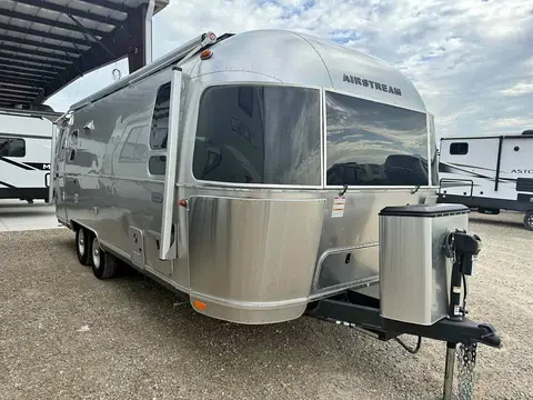 2023 Airstream Globetrotter 25FB Twin — photo 1