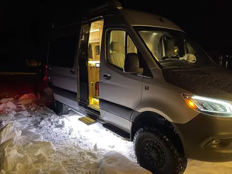 2020 Airstream Tommy Bahama — photo 4