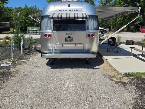 2025 Airstream Classic 30 RBR; — photo 4