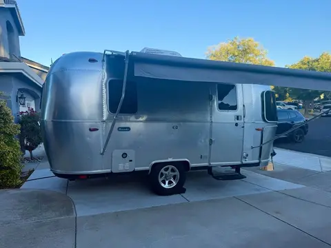 2022 Airstream Bambi 19 ft — photo 3