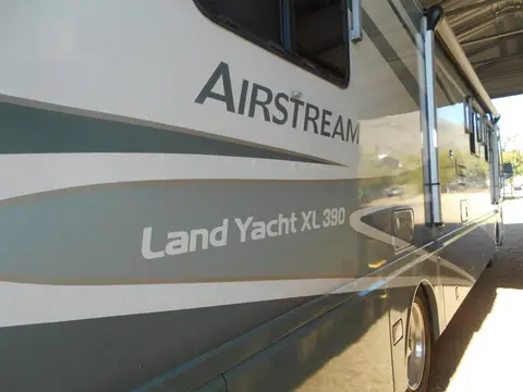 2001 Airstream Land Yacht Motorhome XL 390 — photo 2