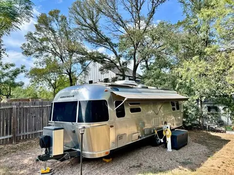 2016 Airstream International CCD Signature — photo 1