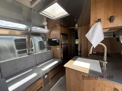 2027 Airstream Tradewind 25FB — photo 4