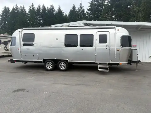 2019 Airstream Flying Cloud — photo 2