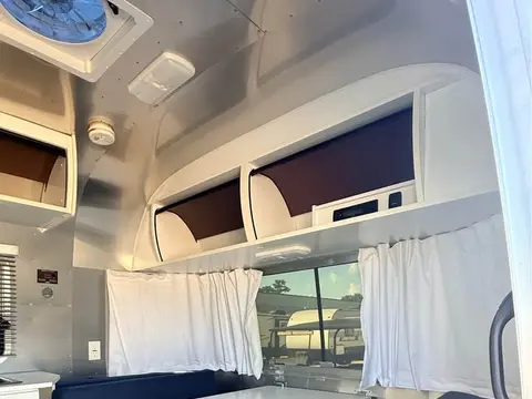 2020 Airstream Bambi 19CB — photo 4