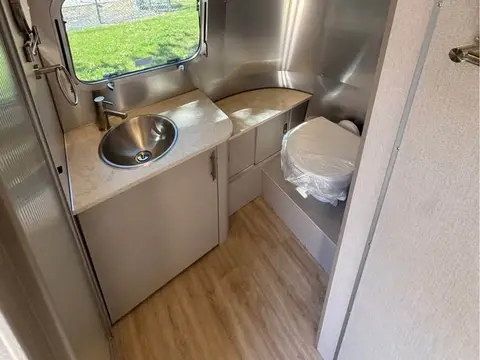 2026 Airstream Bambi 22FB — photo 4